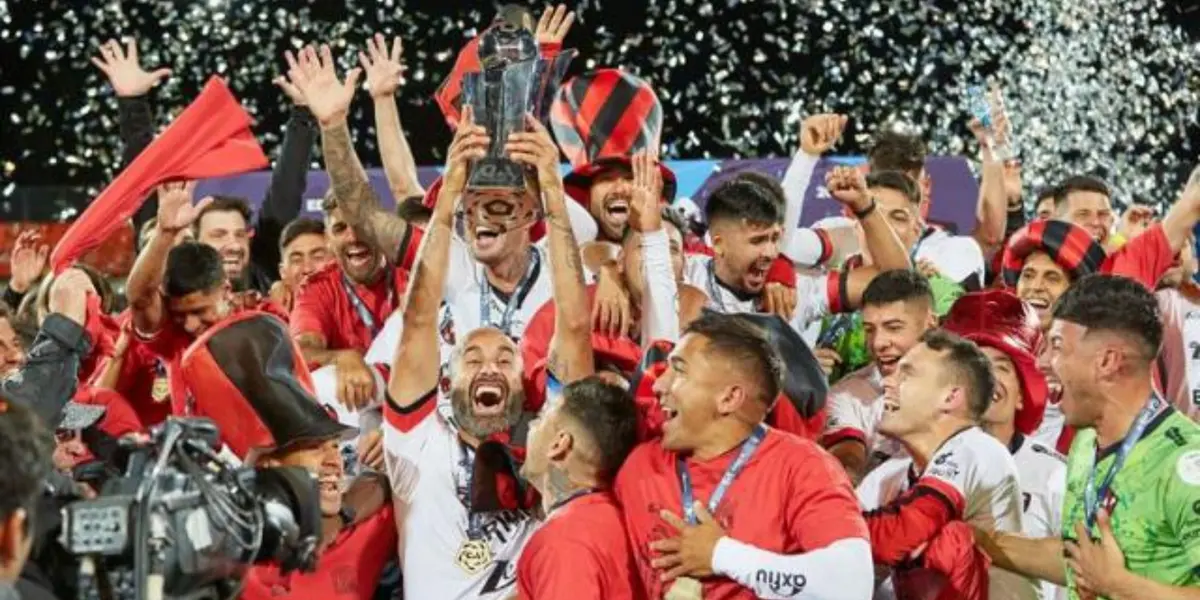 Atlético Nacional iniciará su camino en la Copa Libertadores visitando a este club argentino.