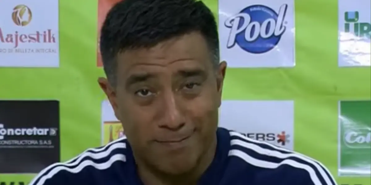 César Farías, DT de Junior.