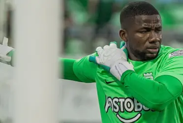 Cuando solo iban 10 minutos de juego, Harlen Castillo iba a cometer un error tras un centro desde la derecha