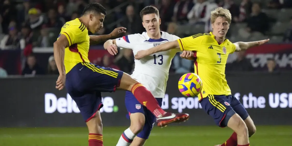 El anuncio oficial de la incorporación del defensor fue realizado por el propio club a través de sus redes sociales, utilizando un estilo futurista inspirado en videojuegos que capturó la atención de los internautas.