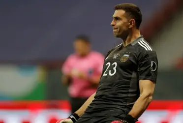 El arquero ha sido blanco de críticas por su controversial comportamiento en las canchas.