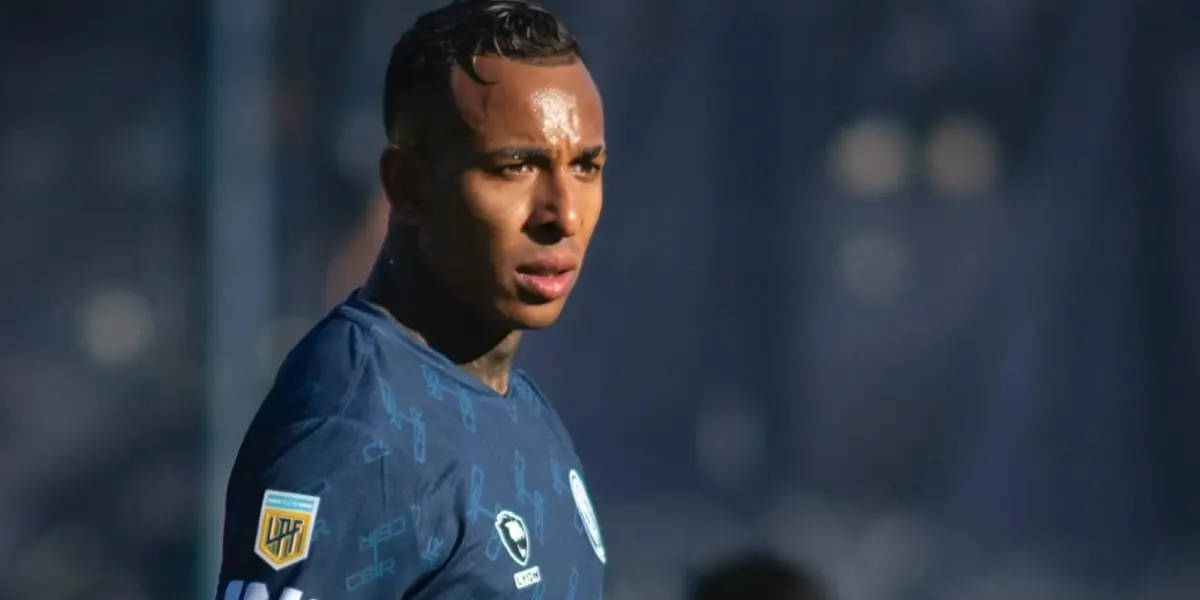 El colombiano volvió a ser noticia en Argentina, pero esta vez por un gesto lleno de humanidad. Foto: Independiente Rivadavia Oficial