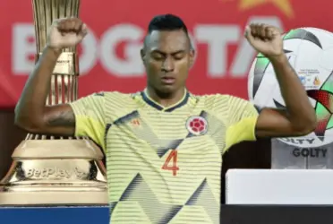 El defensor central ha generado controversia en las redes con su comentario.