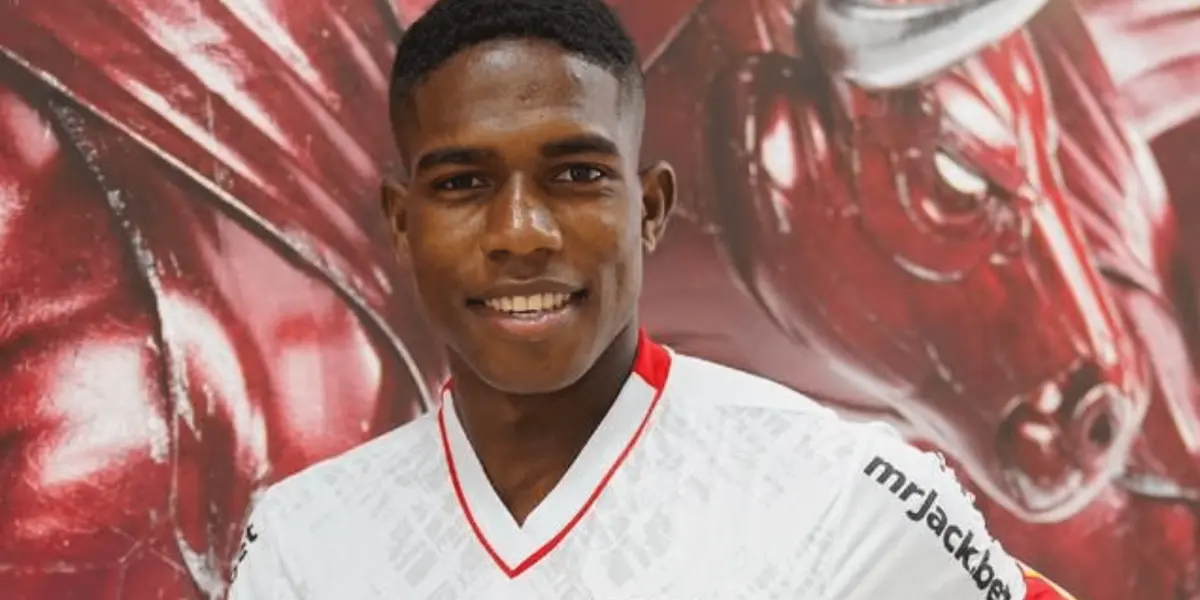 El delantero llega procedente del Envigado FC del torneo colombiano.