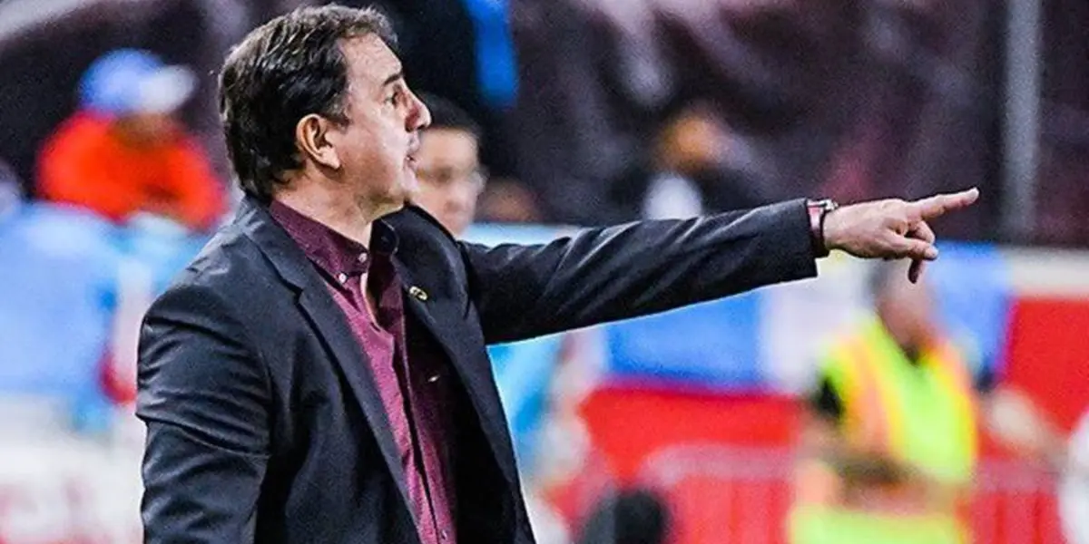 El entrenador del seleccionado mayore estuvo presente en el debut del combinado juvenil en el Mundial Sub-20.