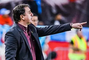 El entrenador del seleccionado mayore estuvo presente en el debut del combinado juvenil en el Mundial Sub-20.