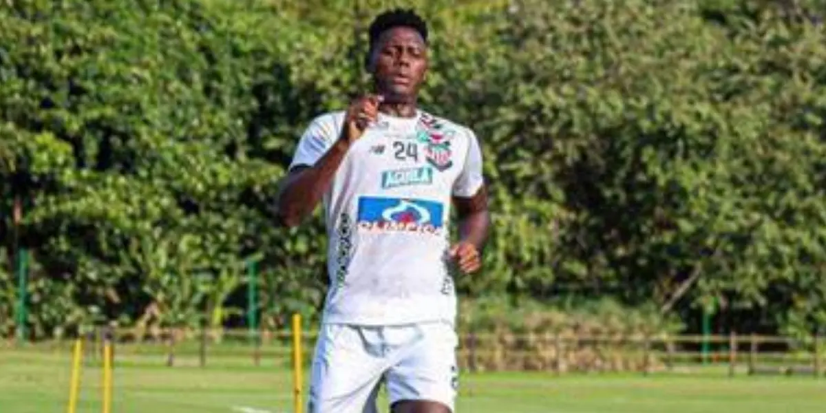 El equipo barranquillero negocia la salida del defensor, quien tendría su segunda experiencia en el fútbol internacional