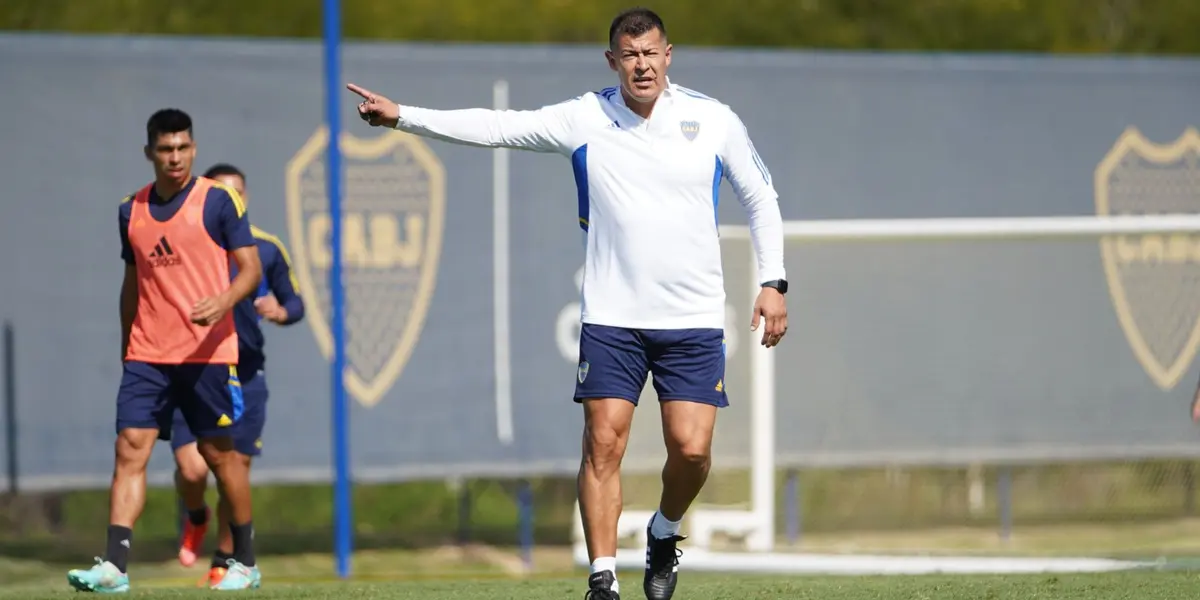 El estratega argentino estaría buscando que sus dos laterales titulares sean ‘cafeteros’.