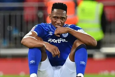 El Everton, su equipo, fue derrotado por 2 goles a 0 en la visita al Manchester United.