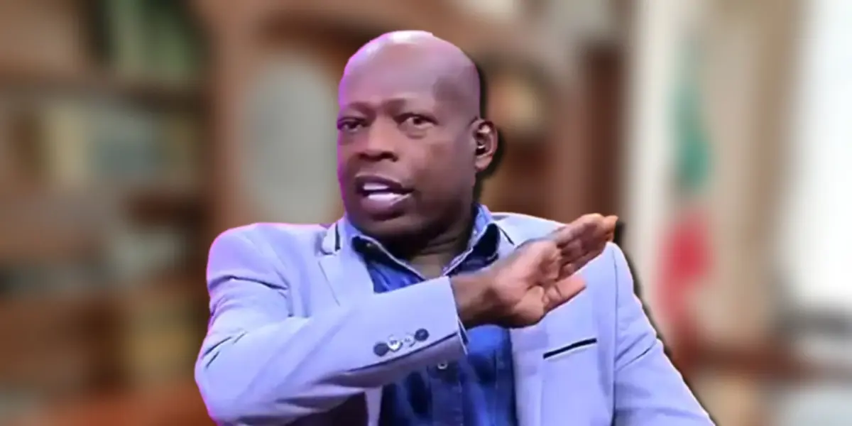 El exjugador publicó varios videos en su Instagram y en uno de ellos acusaba al funcionario.