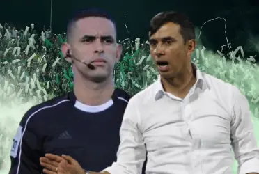 EL juez central no expulsó a un jugador aliancista y el VAR tampoco intervino.