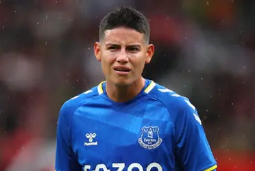 El jugador colombiano anunció su salida del Olympiacos este jueves y ahora es buscado por varios equipos.