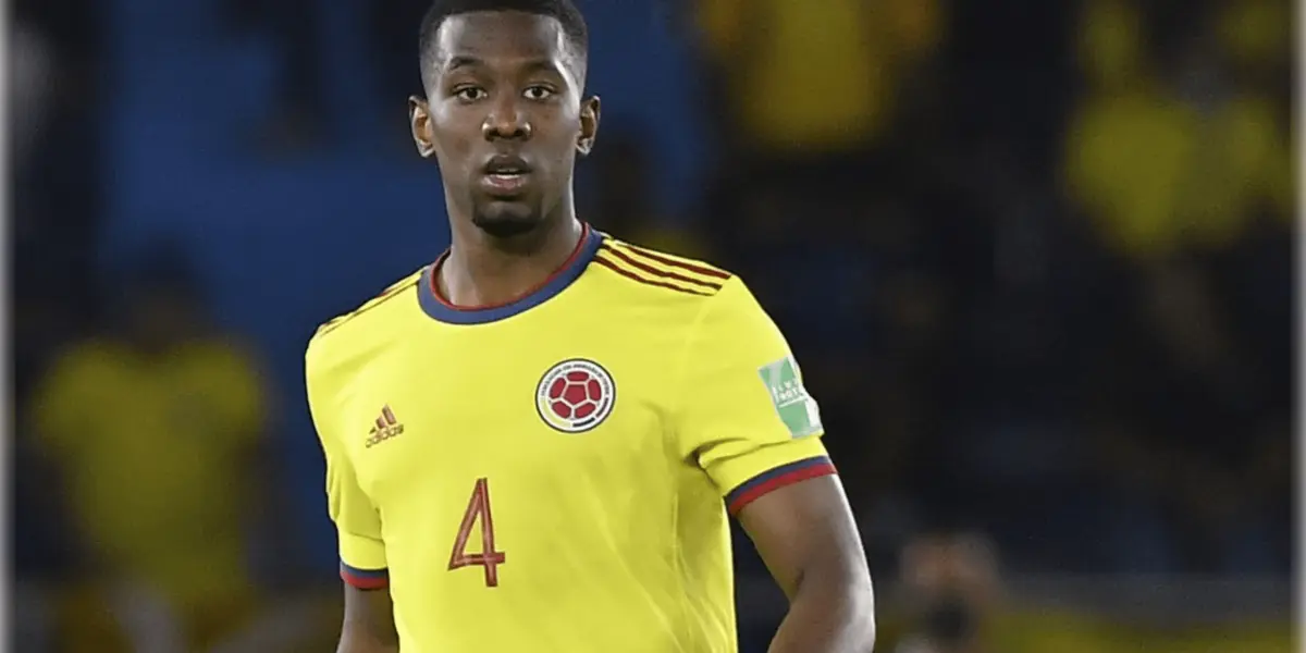 El jugador del Genk de Bélgica compareció ante la prensa de su país.