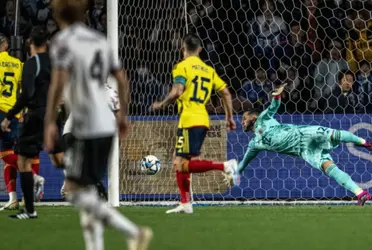 El portero bogotano realizó una crucial atajada para mantener la victoria colombiana sobre Japón