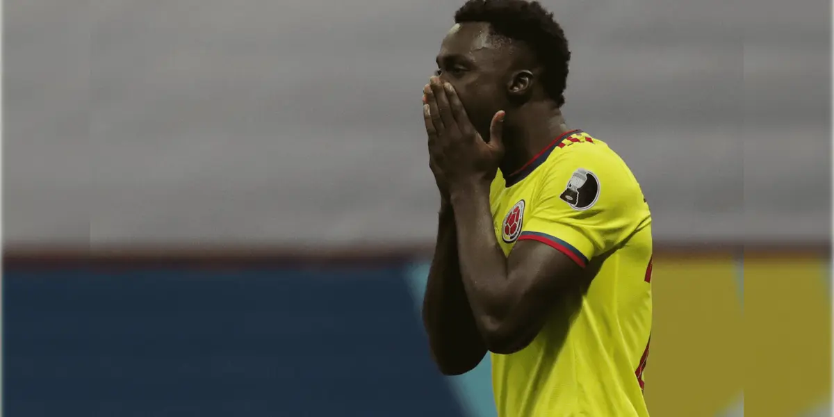 El proceso de renovación también implica definir una zaga referente en la ‘Tricolor’.