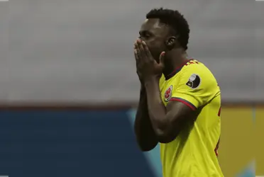 El proceso de renovación también implica definir una zaga referente en la ‘Tricolor’.