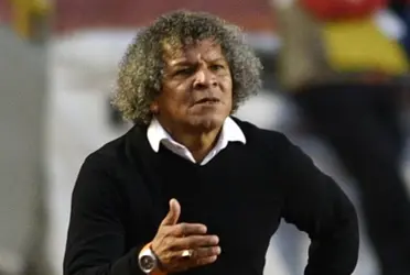 El segundo tiempo de la victoria Millonarios sobre Peñarol se dio en unas condiciones totalmente atípicas debido al impacto de la lluvia sobre el gramado del Campín.