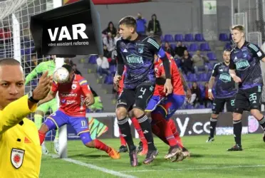 El VAR tuvo que intervenir luego de que el juez central ya había tomado una decisión.