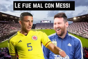 El volante colombiano con un futuro prometedor pasó un mal momento con la magia del argentino.