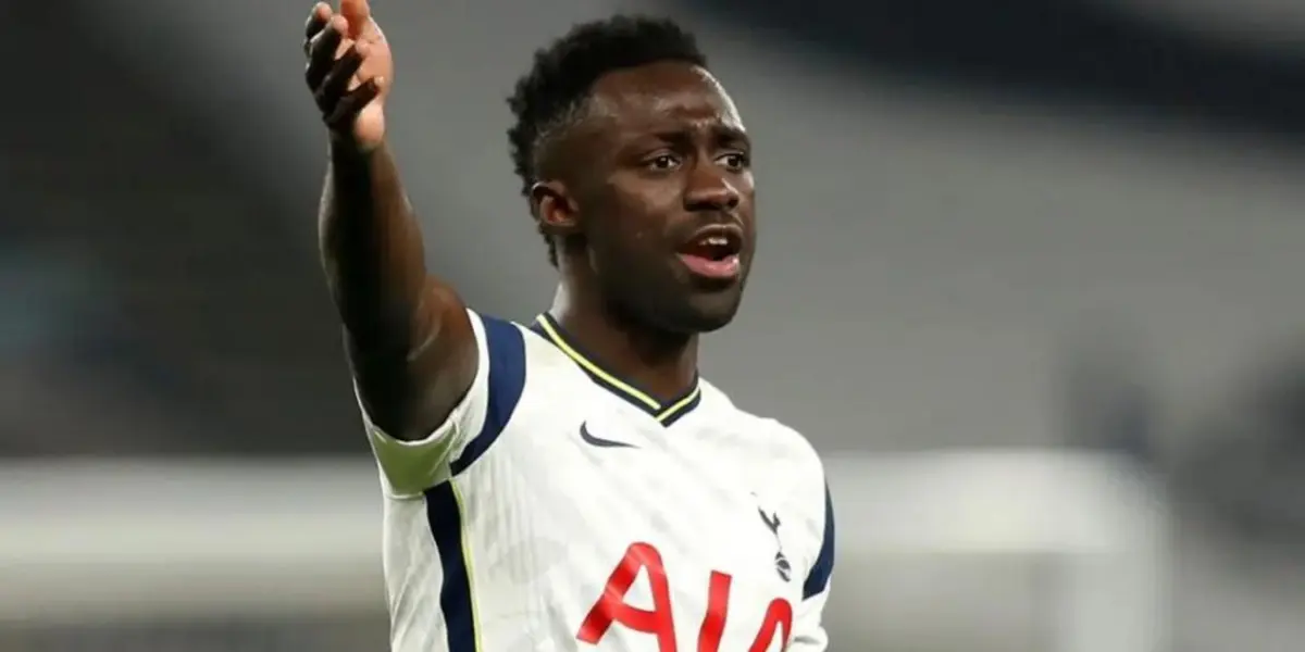 En el último partido contra Bournemouth, el técnico interino Cristian Stellini lo sacó del campo a los 23 minutos y lo expuso ante una afición que lo criticó fuertemente.