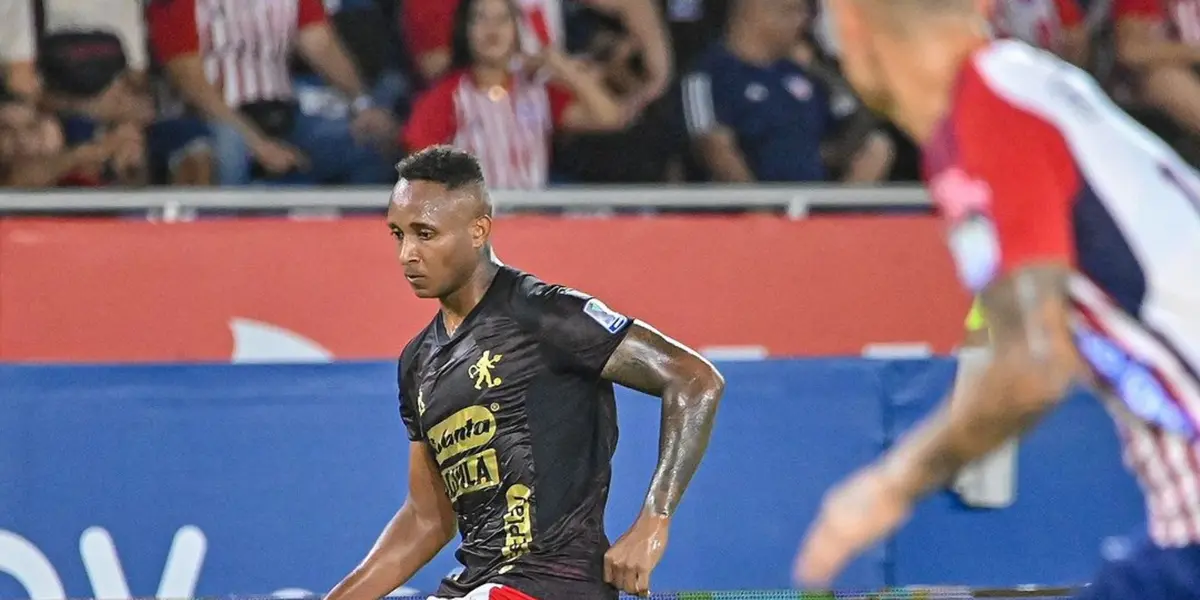 Entre el deber y el corazón: La difícil posición de Barrios y Vergara. Foto: Instagram