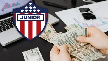 Junior ya piensa en refuerzos y suena un nombre potente si ganan el campeonato. Foto: Pexels y Escudoteca