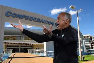 La segunda pena máxima que fue otorgada por el juez central generó polémica durante y después del encuentro.