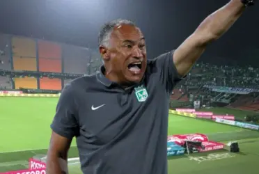 Los hinchas del 'Verde' han aprovechado el escenario antioqueño para manifestar su inconformismo.