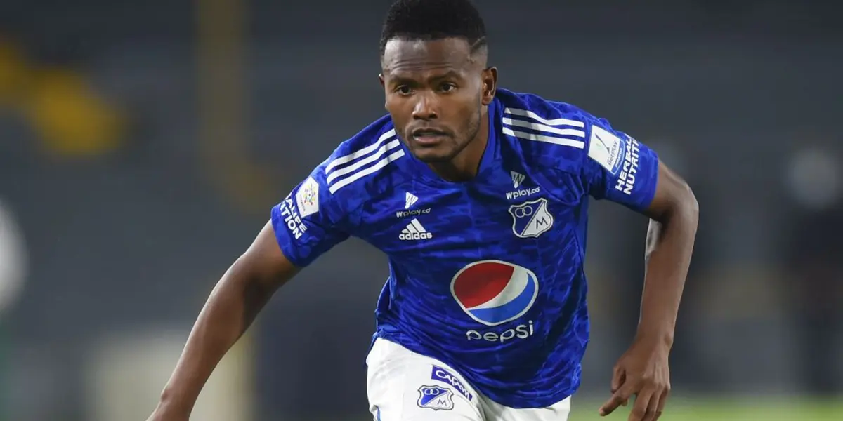 Los seguidores azules le señalan como el responsable en la falta que derivó en el gol de tiro libre de Diego Herazo para empatar el partido.