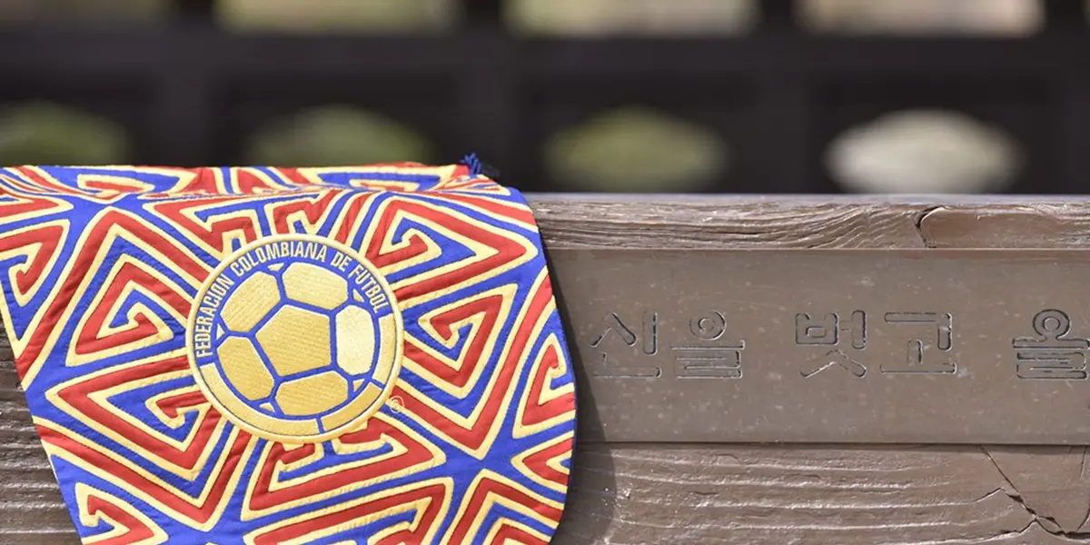 Mediante el banderín de capitán se entregó un diseño de mola de los indígenas Kuna.