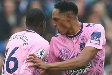 Según informes de Football Insider, el equipo inglés habría planteado una propuesta al colombiano para renovar su contrato.