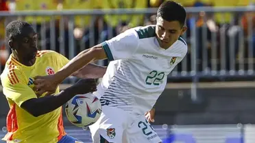 Un jugador boliviano fue expulsado en El Alto en el primer tiempo del partido contra Colombia. Foto: El Deber