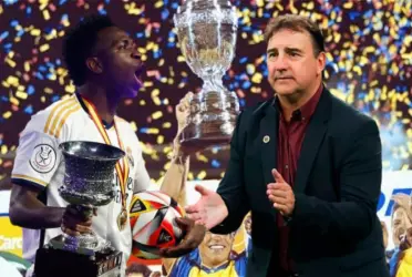 Vinicius Junior y Néstor Lorenzo.